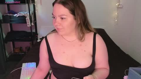 Snapshot of eva_sweetdream chatting on June 1, 2026, 6:59 am Eva online show from June 1, 2026, 6:59 am