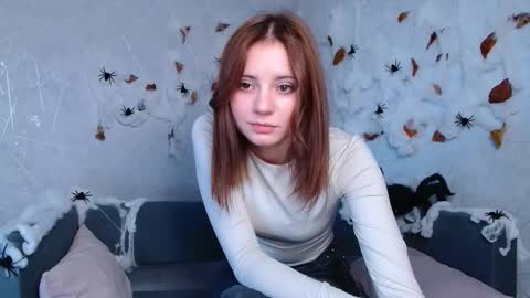 Snapshot of evaa_love_ chatting on October 16, 2025, 7:31 am Eva online show from October 16, 2025, 7:31 am