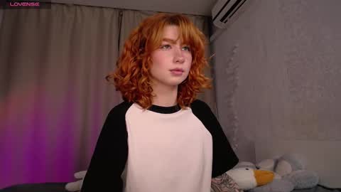 Snapshot of evaa_moonn_ chatting on October 13, 2025, 5:29 am Eva online show from October 13, 2025, 5:29 am