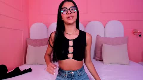 Snapshot of evaa_rose_ chatting on February 21, 2025, 11:55 am Eva online show from February 21, 2025, 11:55 am