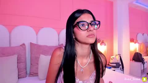 Snapshot of evaa_rose_ chatting on March 3, 2025, 11:44 am Eva online show from March 3, 2025, 11:44 am