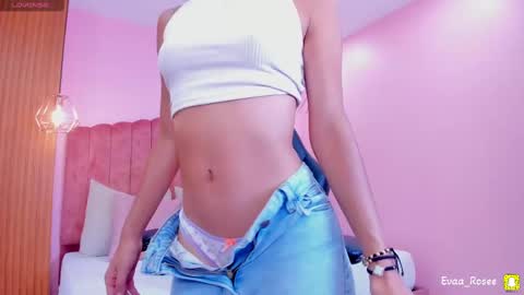 Snapshot of evaa_rose_ chatting on September 11, 2025, 12:05 pm Eva online show from September 11, 2025, 12:05 pm