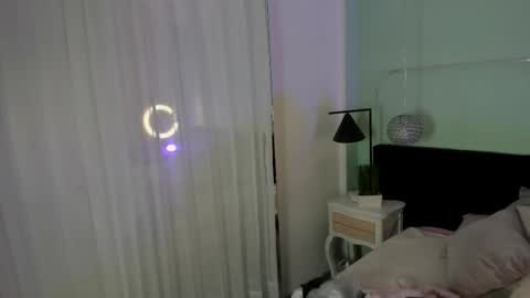 Snapshot of evaa_stevens chatting on September 18, 2025, 1:24 pm julieth online show from September 18, 2025, 1:24 pm