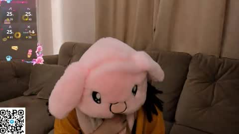 Snapshot of evablimey chatting on October 27, 2025, 5:11 am Eva online show from October 27, 2025, 5:11 am