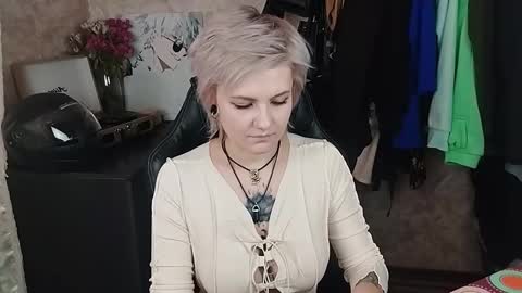 Eva Brownie online show from February 21, 2025, 12:28 pm