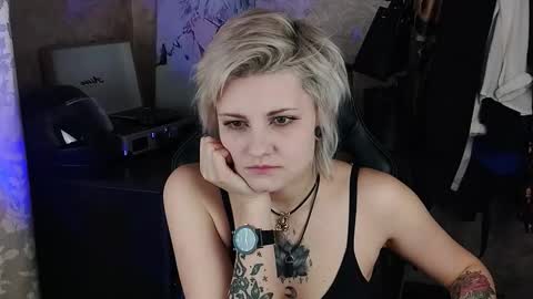 Eva Brownie online show from March 5, 2025, 12:11 pm