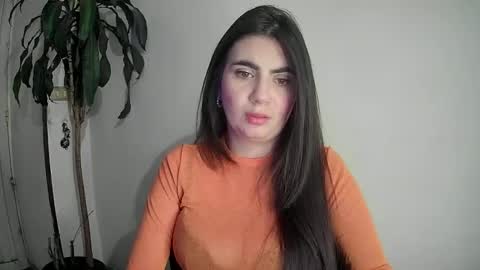 evacollins12 online show from December 7, 2024, 1:14 am