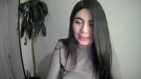 evacollins12 online show from December 28, 2024, 4:19 am