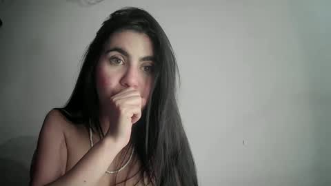 evacollins12 online show from February 8, 2025, 4:36 am