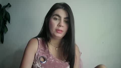 evacollins12 online show from February 13, 2025, 8:13 pm
