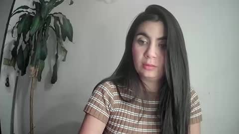 evacollins12 online show from February 23, 2025, 11:36 pm