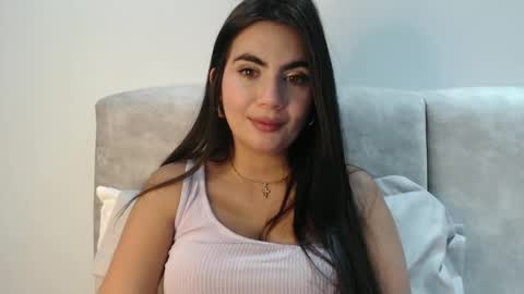 evacollins12 online show from September 21, 2025, 10:44 pm