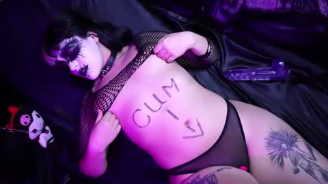 Eva Crux online show from February 23, 2025, 8:28 am