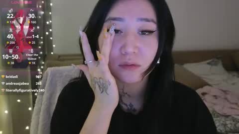 Eva online show from November 7, 2025, 7:14 pm