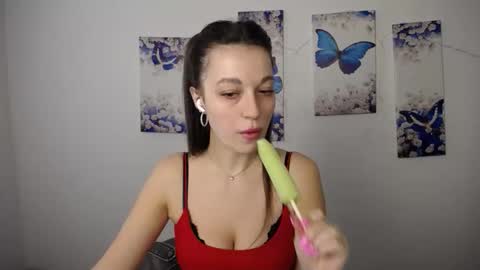 Snapshot of evaeldis chatting on June 6, 2026, 11:04 am Eva online show from June 6, 2026, 11:04 am