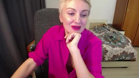 EvaGentle online show from September 23, 2025, 9:07 pm