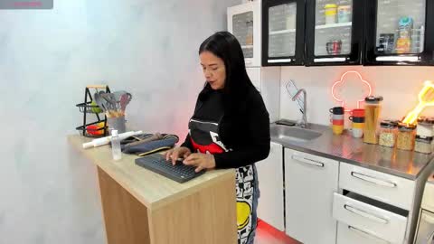 EVA GODDESS  online show from February 8, 2026, 7:06 pm