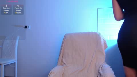 Eva online show from November 14, 2025, 3:38 am