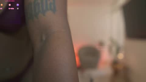 evajacksss_ online show from May 8, 2026, 12:10 pm