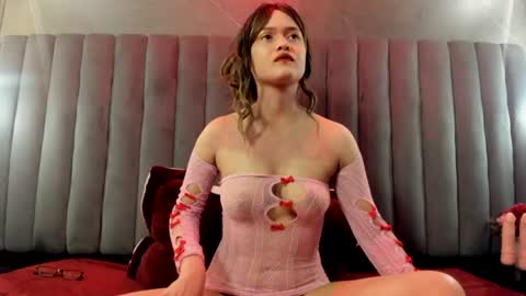 evalouisex_ online show from June 28, 2026, 8:48 pm