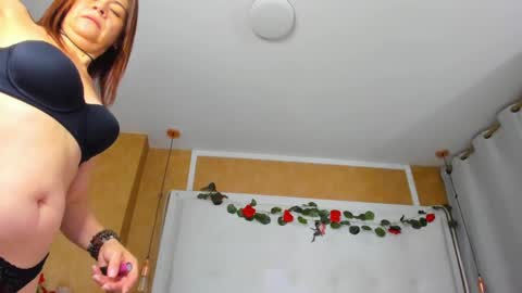 evamilf24 online show from April 11, 2026, 12:31 pm