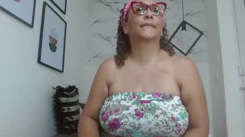 Eva Mills online show from October 25, 2025, 4:13 pm