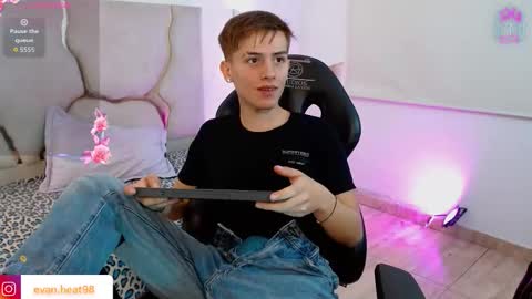 evan_tay online show from March 8, 2026, 3:10 am