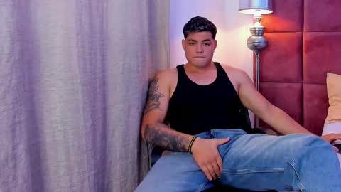 Snapshot of evan_tyler chatting on October 10, 2025, 9:03 pm EVAN TYLER online show from October 10, 2025, 9:03 pm