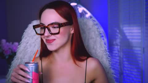 Snapshot of evanellson chatting on September 26, 2025, 1:26 pm Eva  online show from September 26, 2025, 1:26 pm