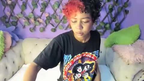 Snapshot of evangely15_ chatting on September 17, 2025, 11:23 am evangely15_ online show from September 17, 2025, 11:23 am