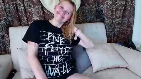  Evangelyne  online show from November 27, 2025, 8:22 pm