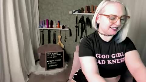 Snapshot of evanharlowe chatting on March 18, 2026, 8:01 pm Evan Harlowe online show from March 18, 2026, 8:01 pm