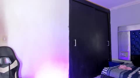 Snapshot of evanllelyne chatting on October 18, 2025, 11:27 pm evanllelyne online show from October 18, 2025, 11:27 pm