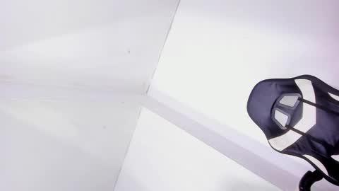 evanllelyne online show from February 25, 2026, 12:04 pm