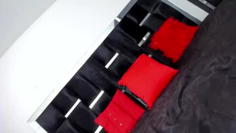 evanllelyne online show from February 28, 2026, 7:37 pm