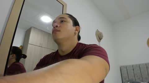 Snapshot of evans_king chatting on April 1, 2026, 1:01 pm Evan online show from April 1, 2026, 1:01 pm