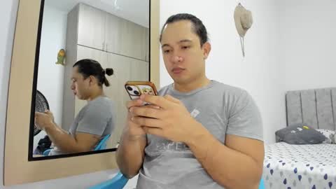 Snapshot of evans_king chatting on April 4, 2026, 12:24 pm Evan online show from April 4, 2026, 12:24 pm