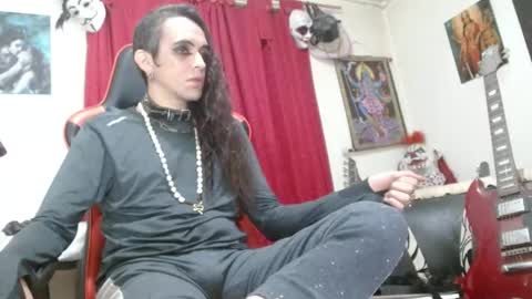 evans_xy online show from April 22, 2026, 1:41 am