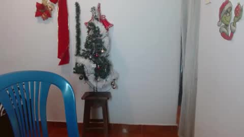 Victoria online show from December 15, 2024, 4:48 pm