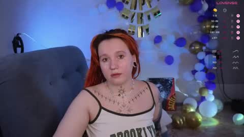 Snapshot of evaredmooon chatting on October 19, 2025, 12:06 pm Moon online show from October 19, 2025, 12:06 pm