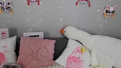 Adelina online show from May 6, 2026, 3:46 am