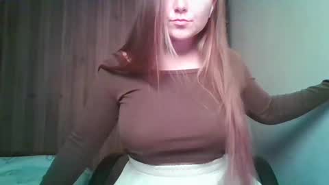 evasapples2026 online show from February 24, 2026, 11:25 pm
