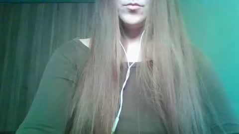 evasapples2026 online show from April 30, 2026, 8:57 pm