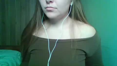 evasapples2026 online show from May 14, 2026, 2:13 pm