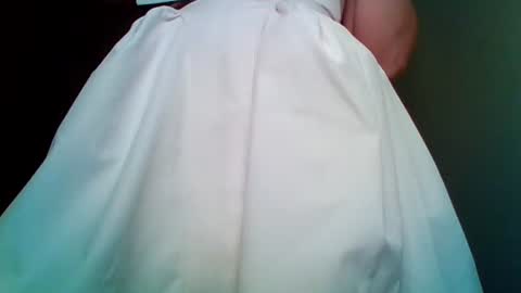 evasapples2026 online show from June 16, 2026, 9:06 pm