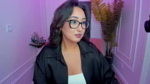 evasarazardje online show from November 21, 2025, 8:18 pm