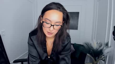 evasarazardje online show from March 11, 2026, 7:53 pm