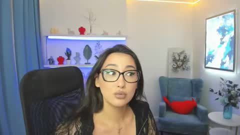 evasarazardje online show from March 14, 2026, 12:32 pm