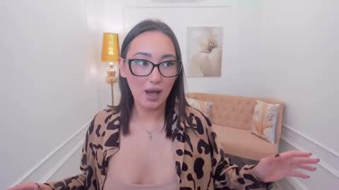 evasarazardje online show from March 19, 2026, 11:14 am