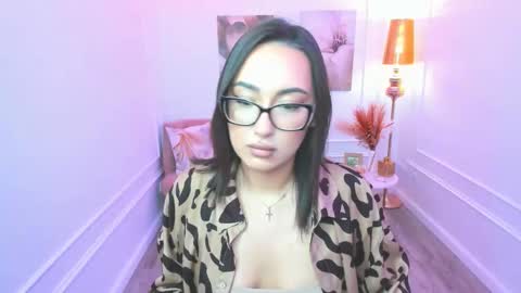 evasarazardje online show from March 22, 2026, 7:17 pm